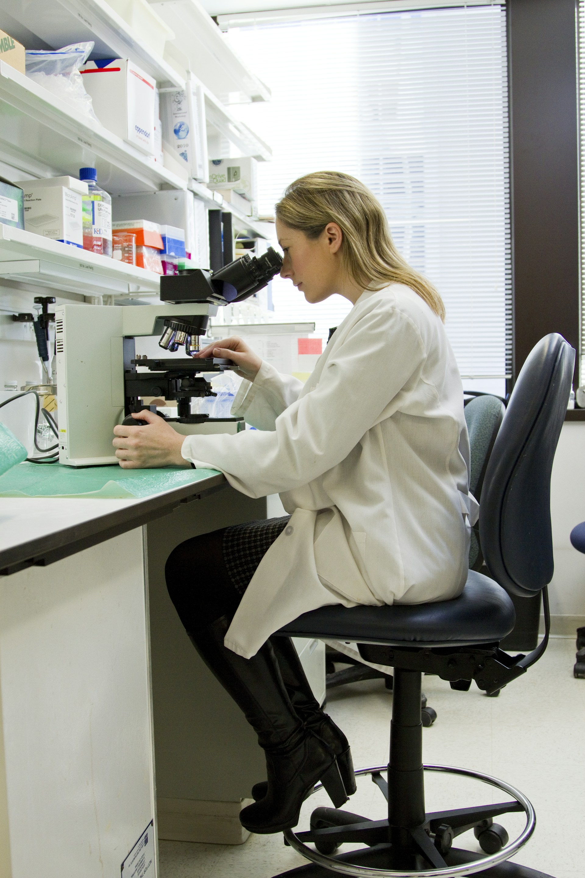 Medical device quality control cleanroom